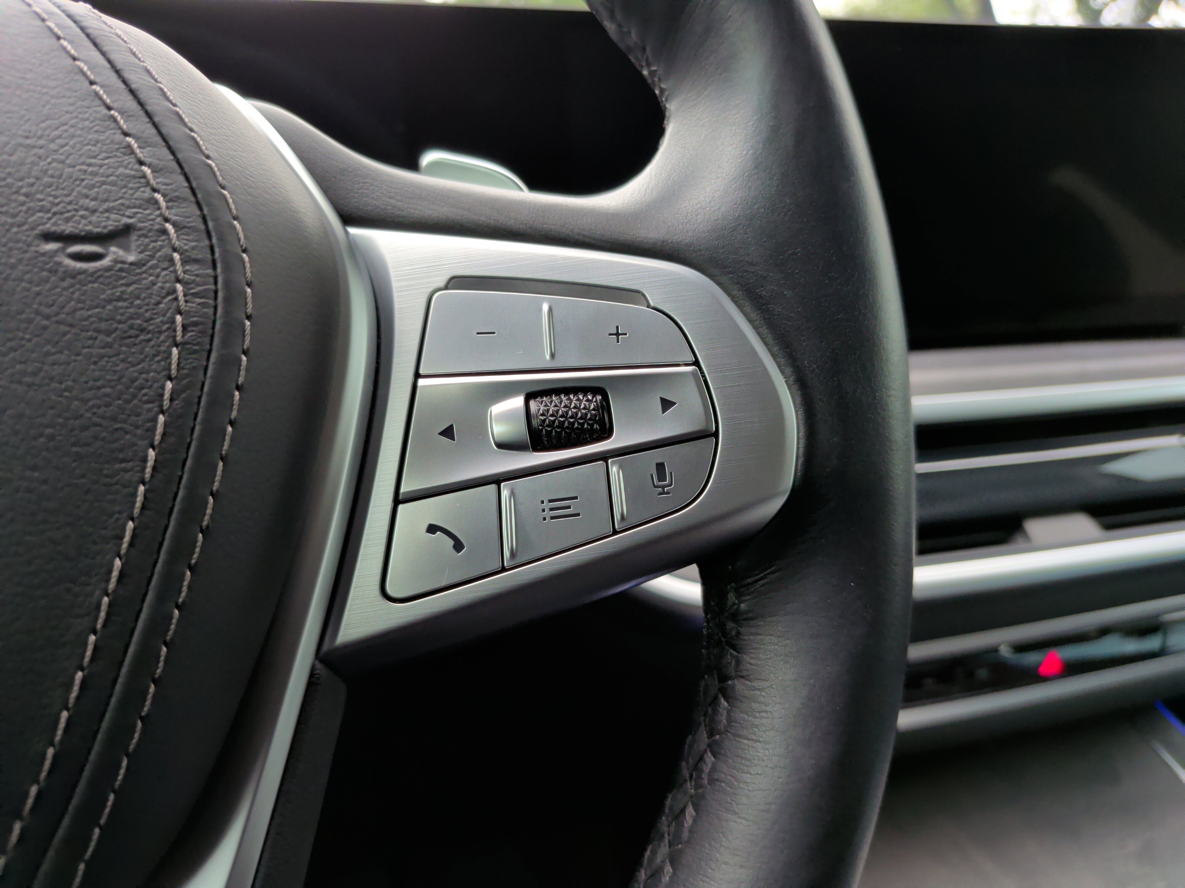 Certified 2024 BMW X7 xDrive40i image 22