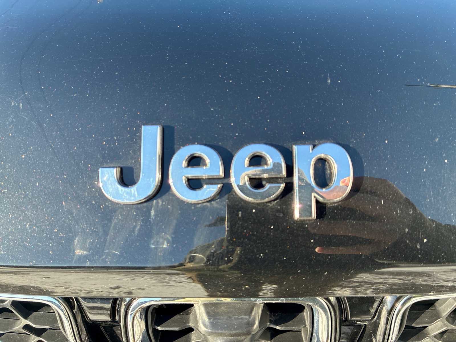 Used 2023 Jeep Grand Cherokee Overland w/ Advanced Protech Group III image 32