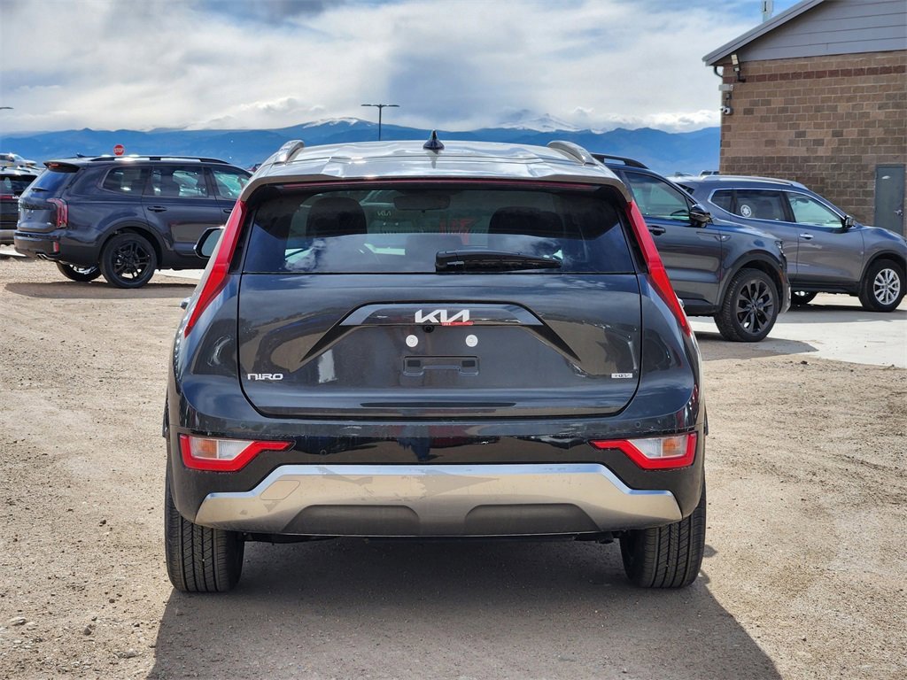 New 2025 Kia Niro EX Touring image 6