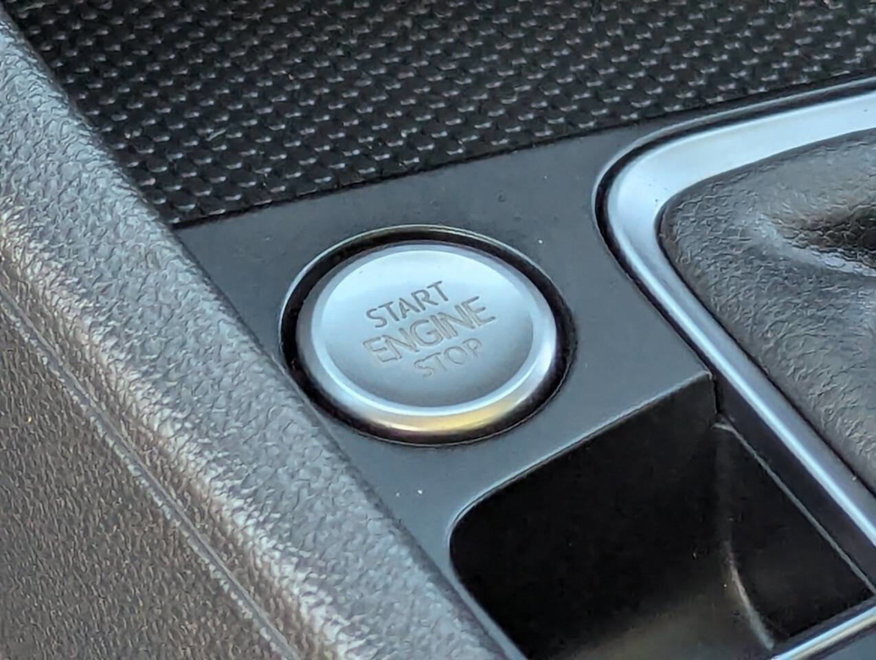 Used 2022 Volkswagen Jetta SE image 32