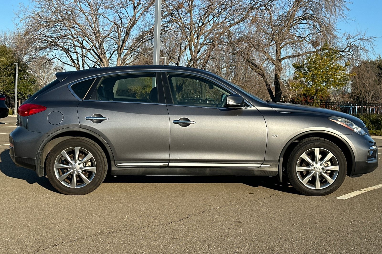 Used 2017 INFINITI QX50 2WD image 3
