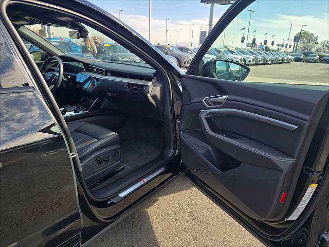 Used 2024 Audi Q8 e-tron Premium image 12