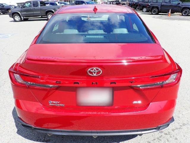Used 2025 Toyota Camry SE FWD image 5