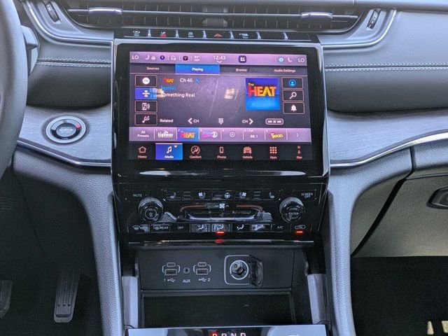 New 2025 Jeep Grand Cherokee L Overland w/ Luxury Tech Group IV image 16