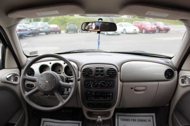 Used 2005 Chrysler PT Cruiser Touring FWD image 14