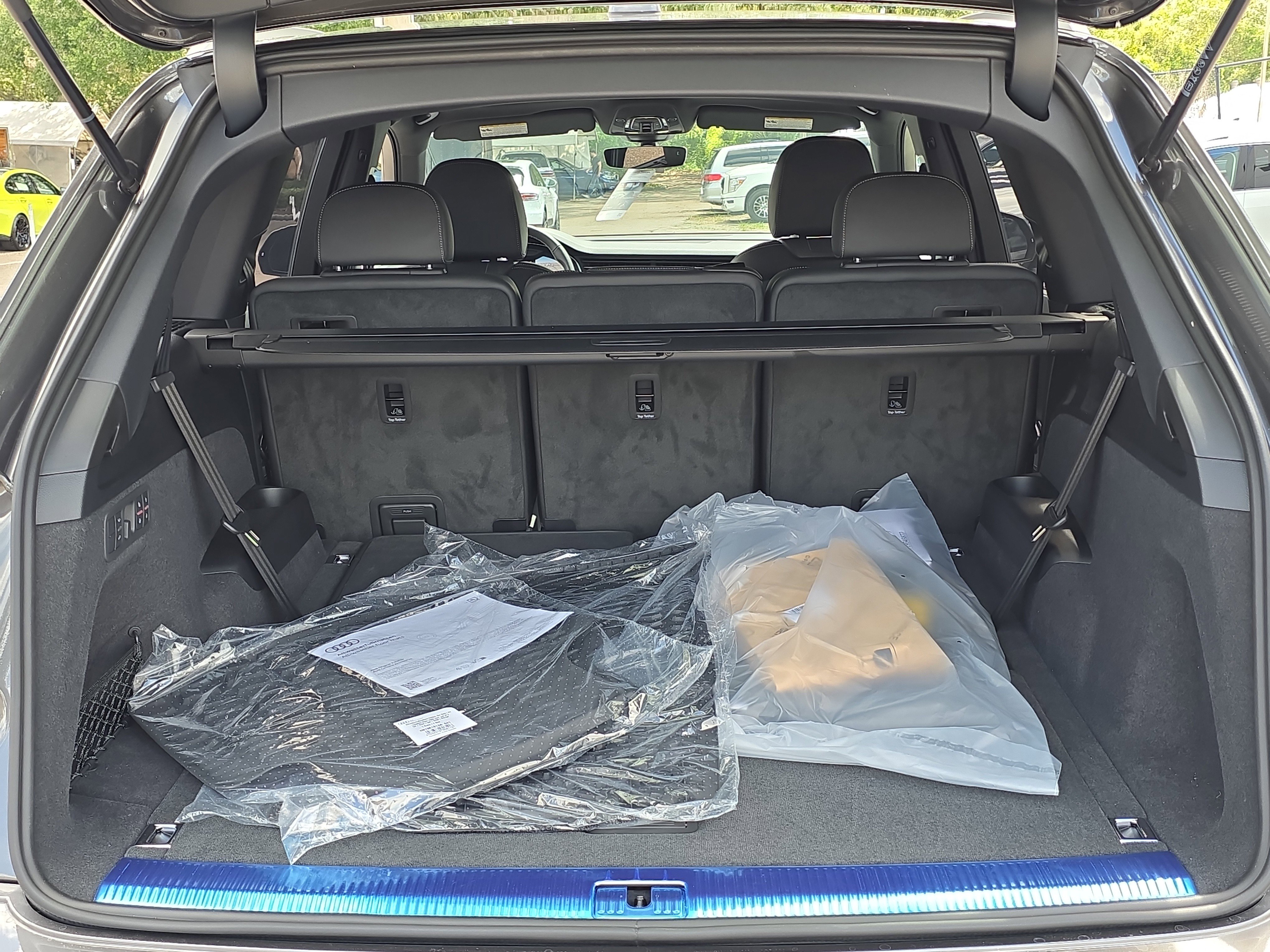 New 2025 Audi Q7 3.0T Prestige image 8