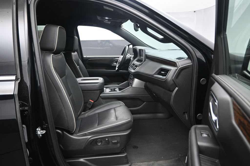 Used 2024 Chevrolet Tahoe Premier AWD/4WD image 30