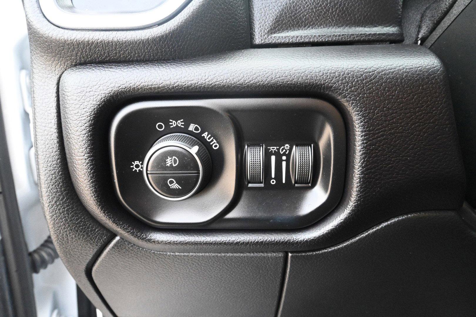 Certified 2022 RAM 2500 Laramie image 16