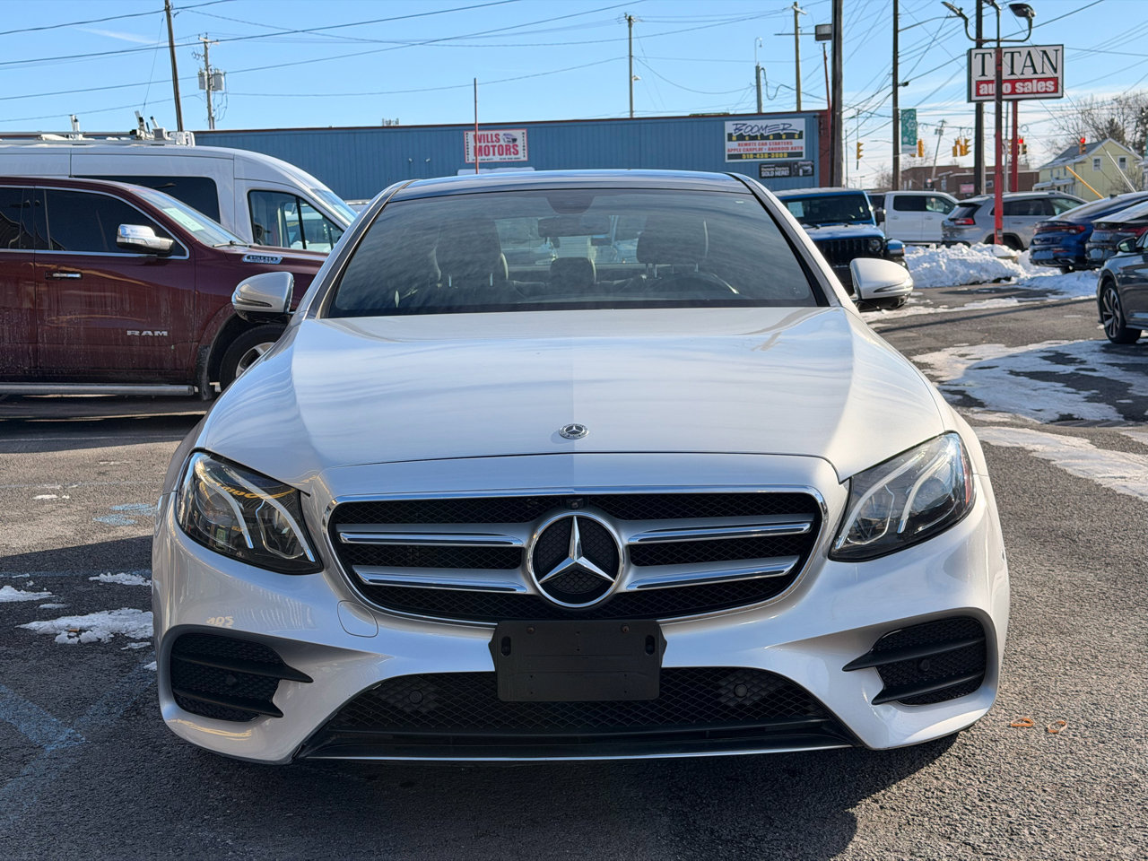 Used 2019 Mercedes-Benz E 300 4MATIC image 2