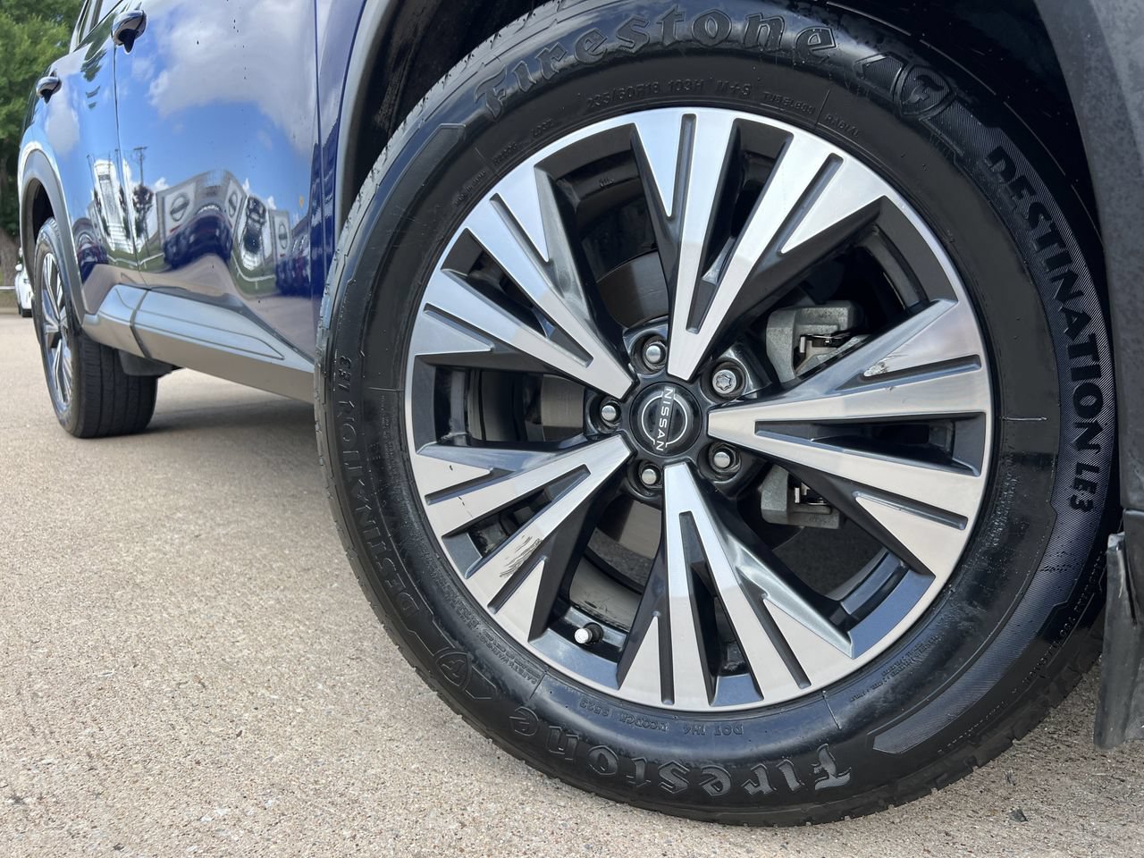 Used 2022 Nissan Rogue SV w/ SV Premium Package FWD image 6
