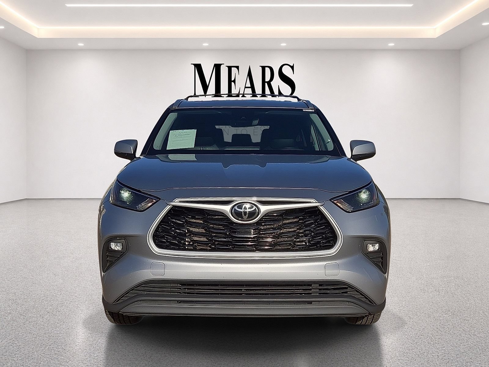 Used 2022 Toyota Highlander XLE AWD/4WD image 8