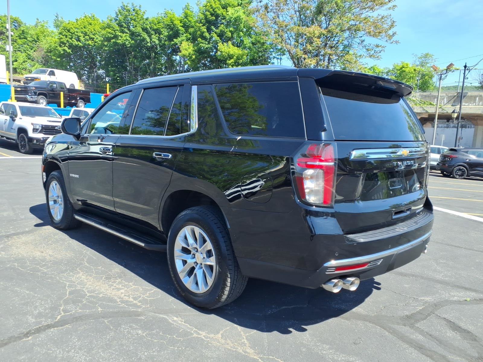 Used 2024 Chevrolet Tahoe Premier AWD/4WD image 5