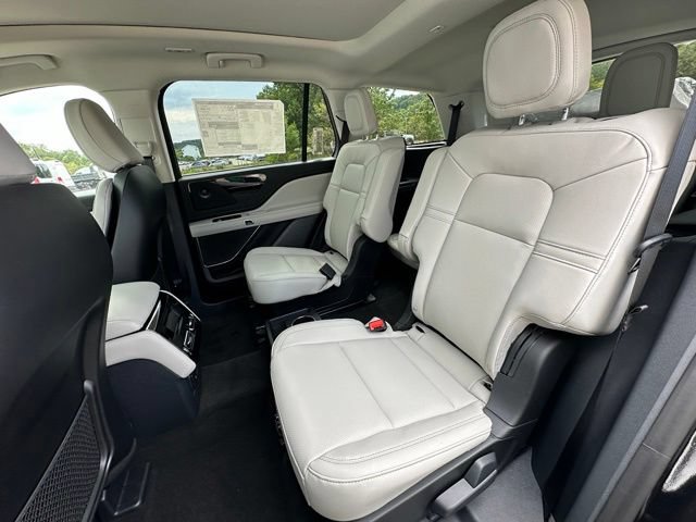 New 2026 Lincoln Aviator AWD image 19