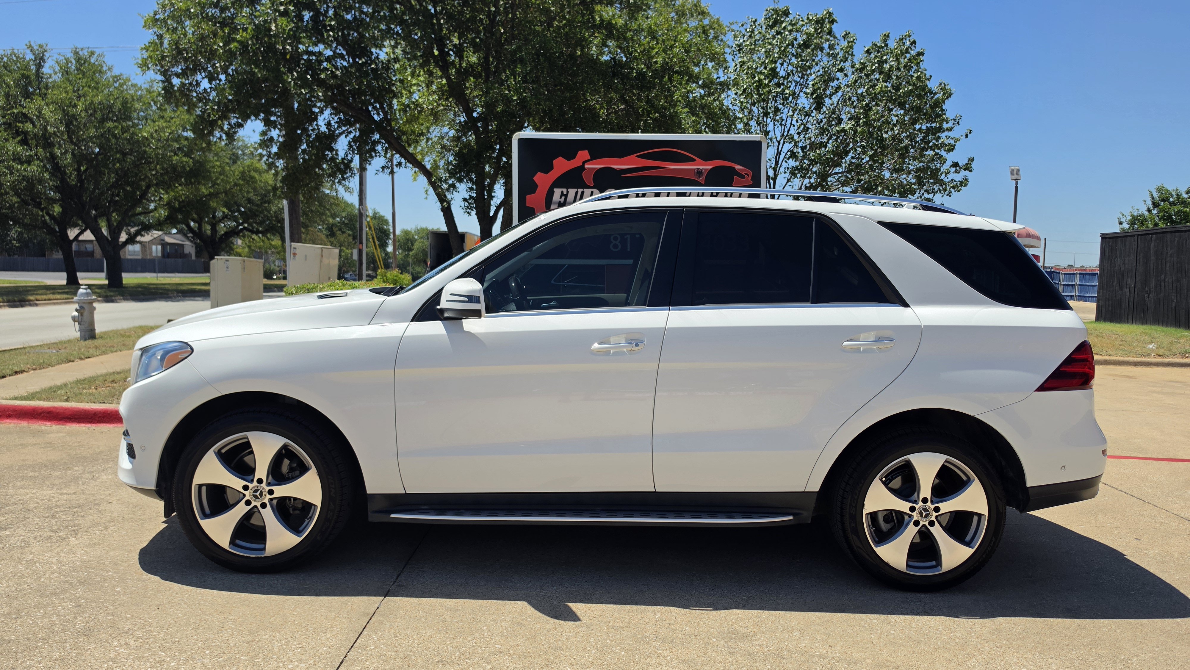 Used 2018 Mercedes-Benz GLE 350 w/ Premium 1 Package image 2