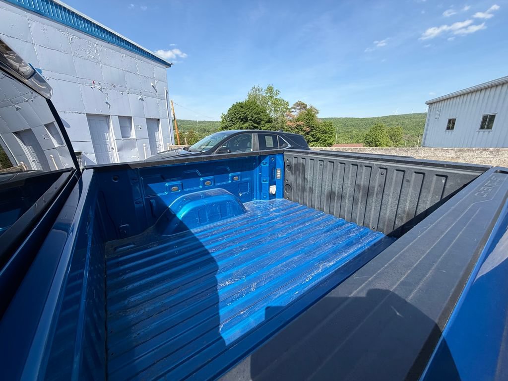 Used 2022 Chevrolet Silverado 1500 LT AWD/4WD image 11