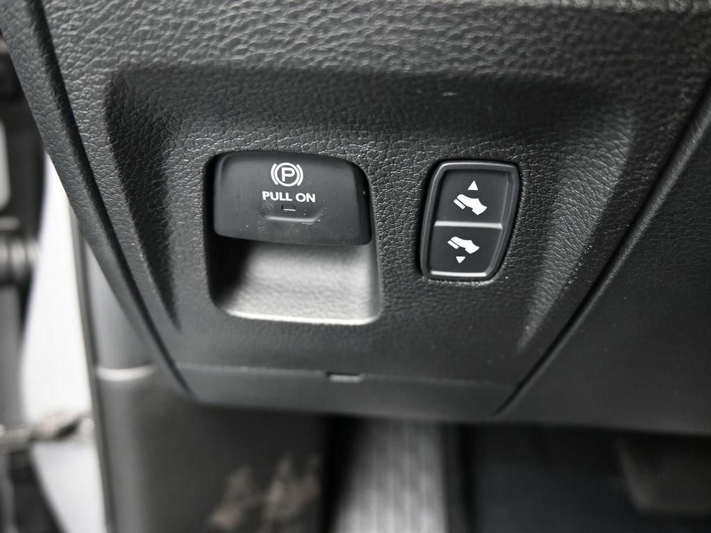 Used 2025 RAM 1500 Big Horn AWD/4WD image 24