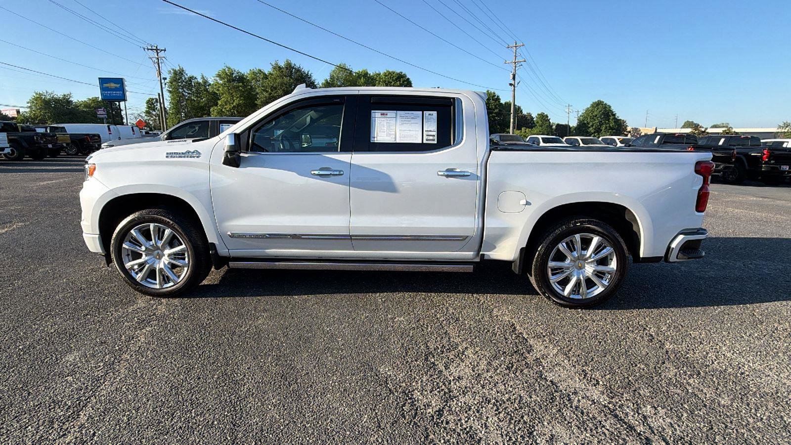 Certified 2023 Chevrolet Silverado 1500 High Country w/ High Country Premium Package AWD/4WD image 8