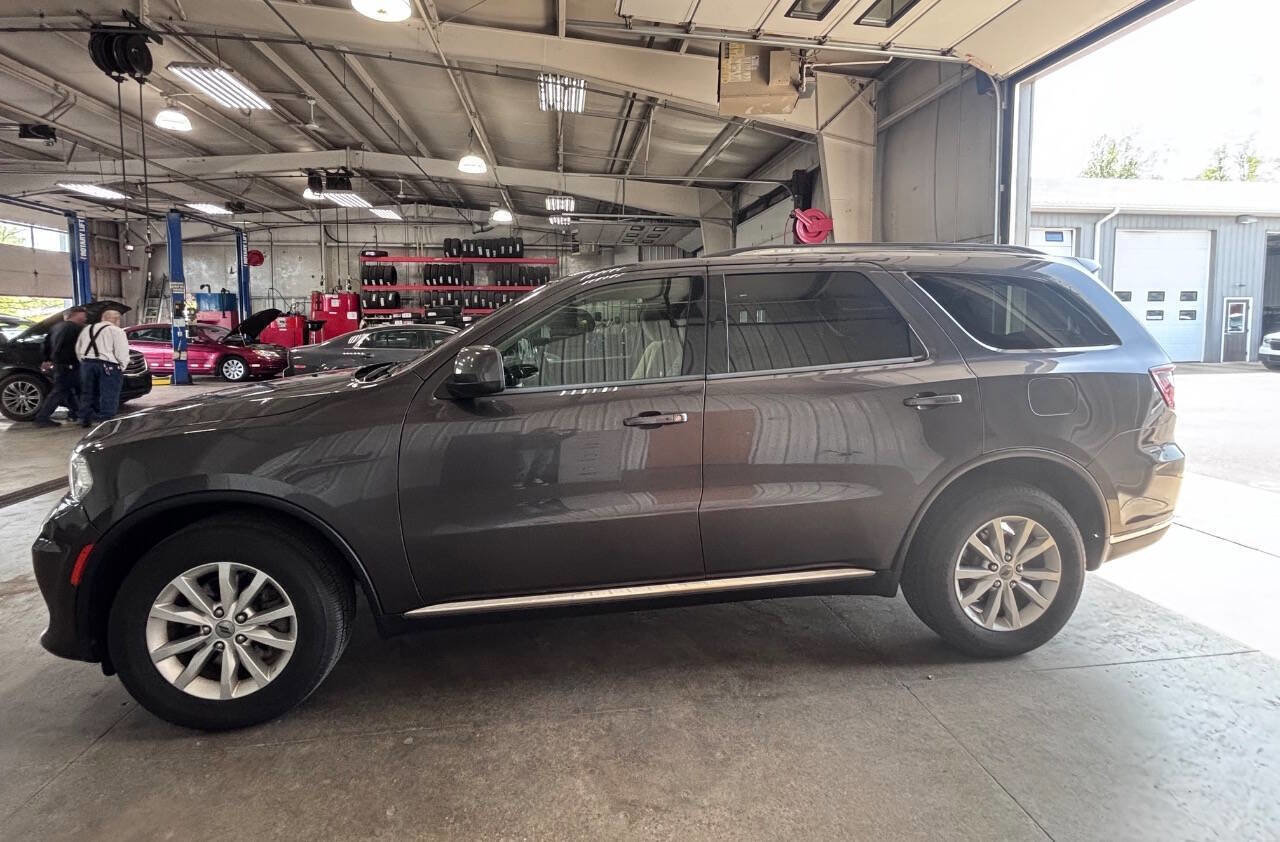 Used 2021 Dodge Durango SXT AWD/4WD image 1