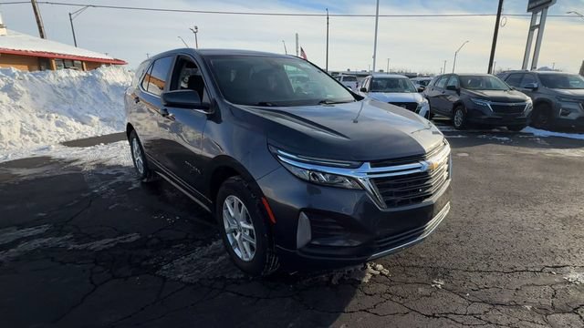 Used 2023 Chevrolet Equinox LT FWD image 2