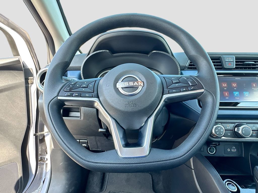 Used 2025 Nissan Versa SV image 11