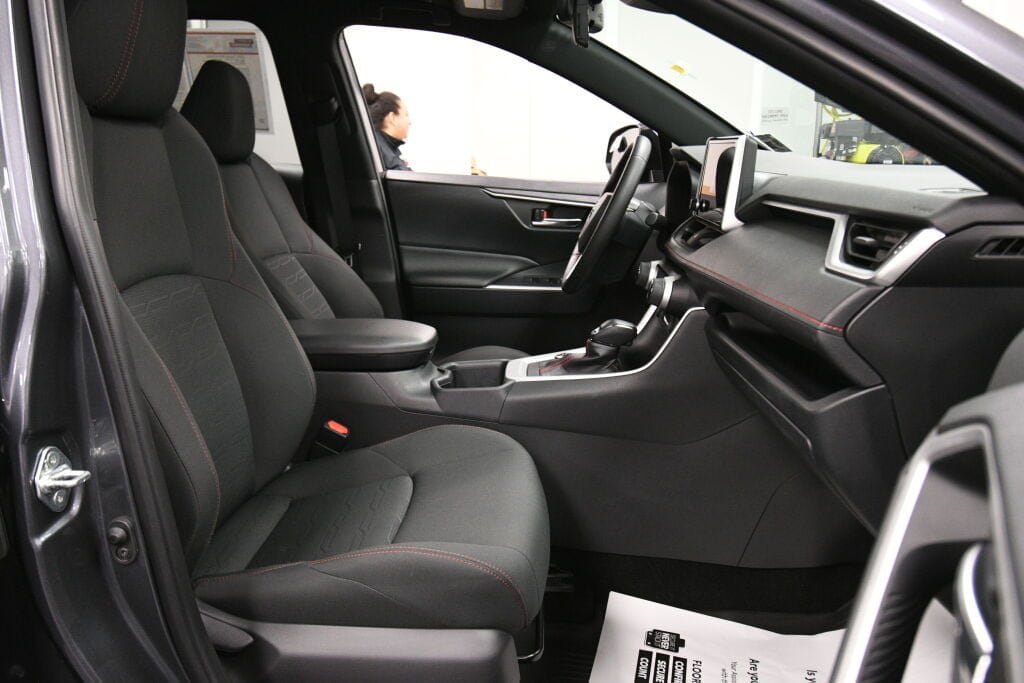 Used 2023 Toyota RAV4 SE w/ Weather & Moonroof Package AWD/4WD image 27