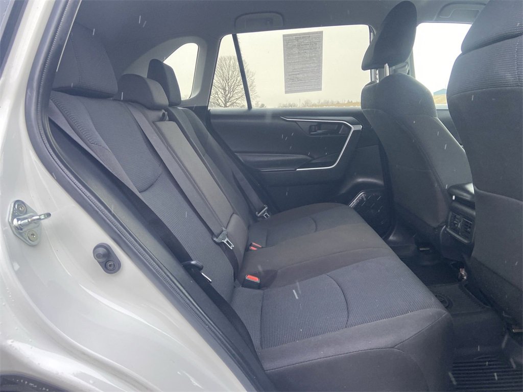 Used 2022 Toyota RAV4 LE image 26