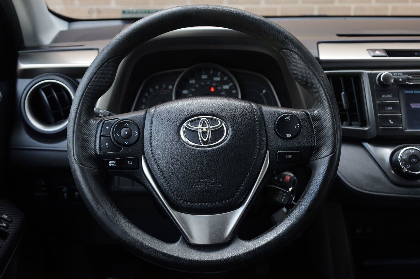 Used 2015 Toyota RAV4 LE FWD image 30