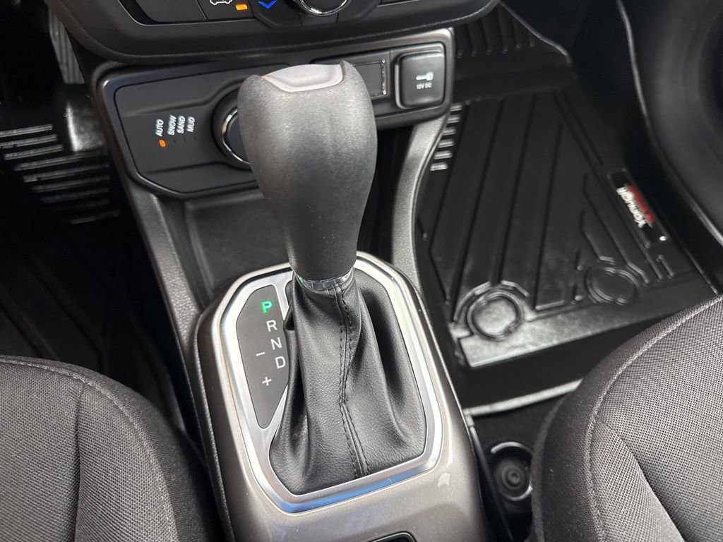 Used 2022 Jeep Renegade Latitude w/ Convenience Group image 17