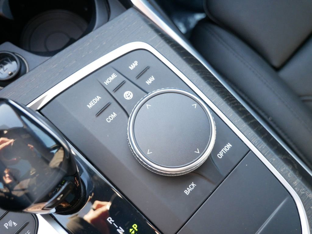 Used 2020 BMW 330i xDrive Sedan w/ M Sport Package AWD/4WD image 25