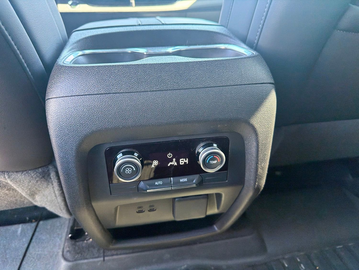 Used 2025 Buick Enclave Preferred w/ Power Package FWD image 27