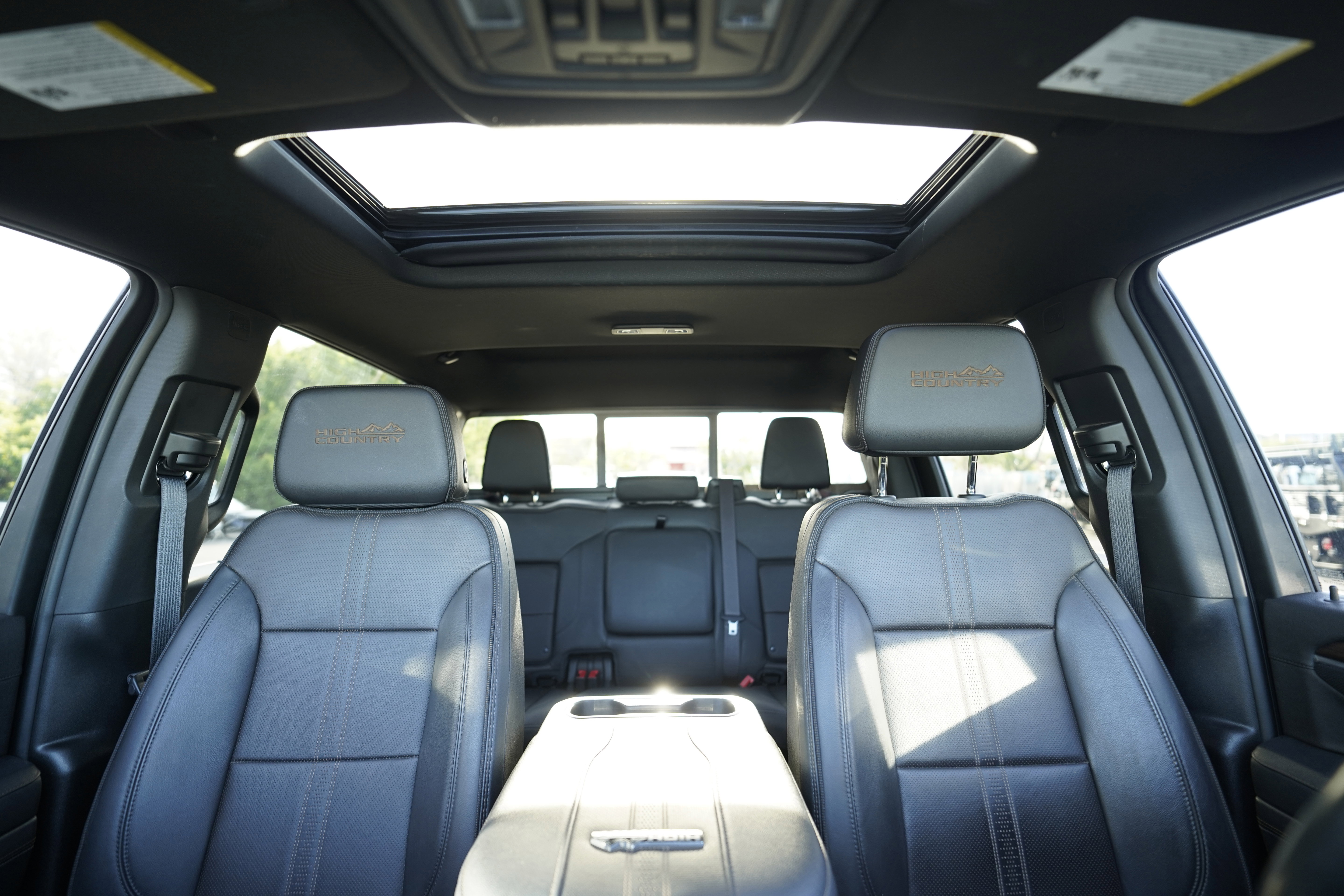 Used 2024 Chevrolet Silverado 2500 High Country w/ Midnight Edition AWD/4WD image 8