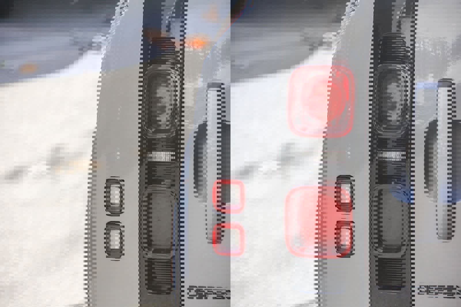 Used 2023 Land Rover Defender 130 SE image 8