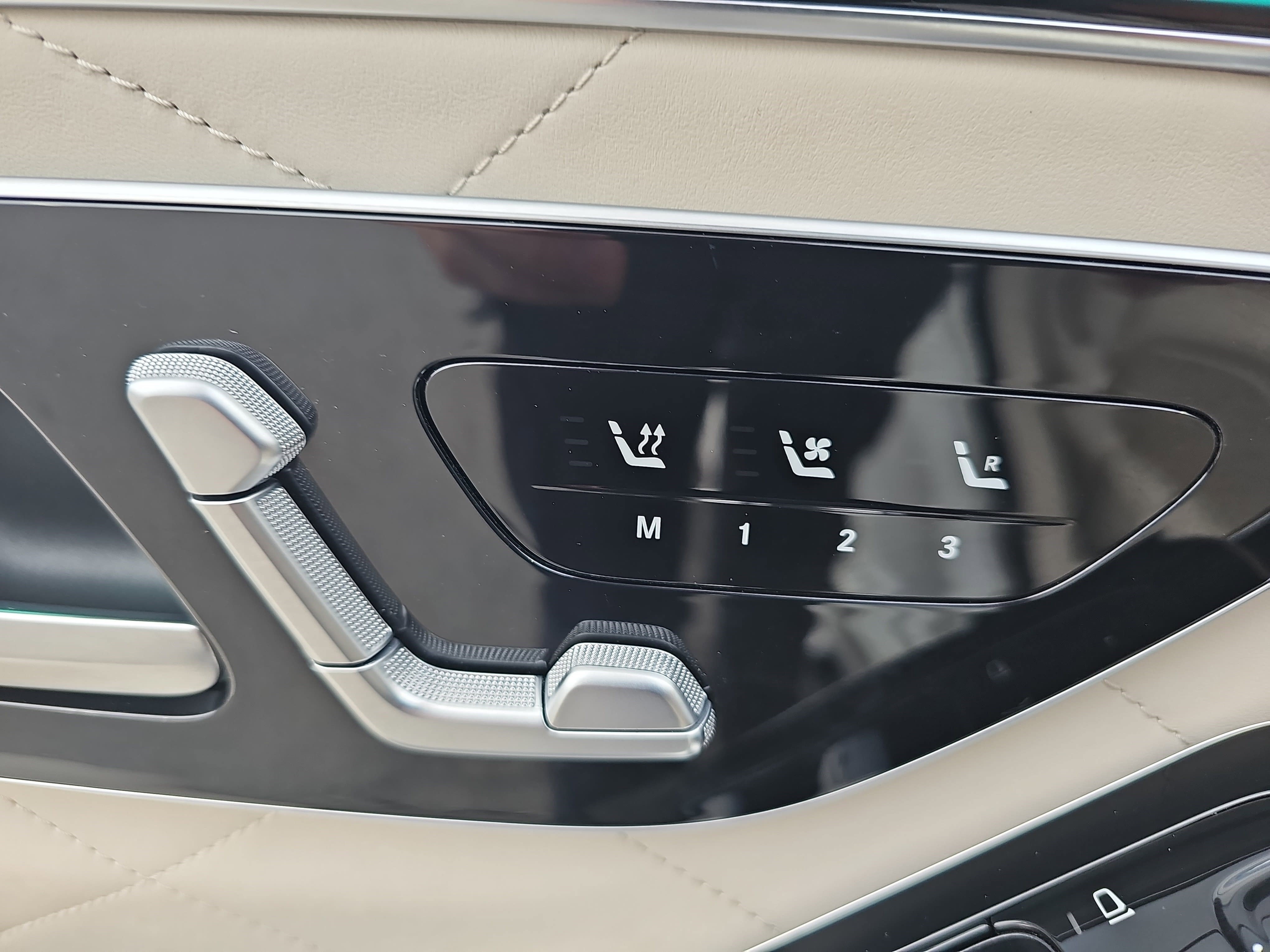 Certified 2023 Mercedes-Benz S 580 4MATIC Sedan image 31