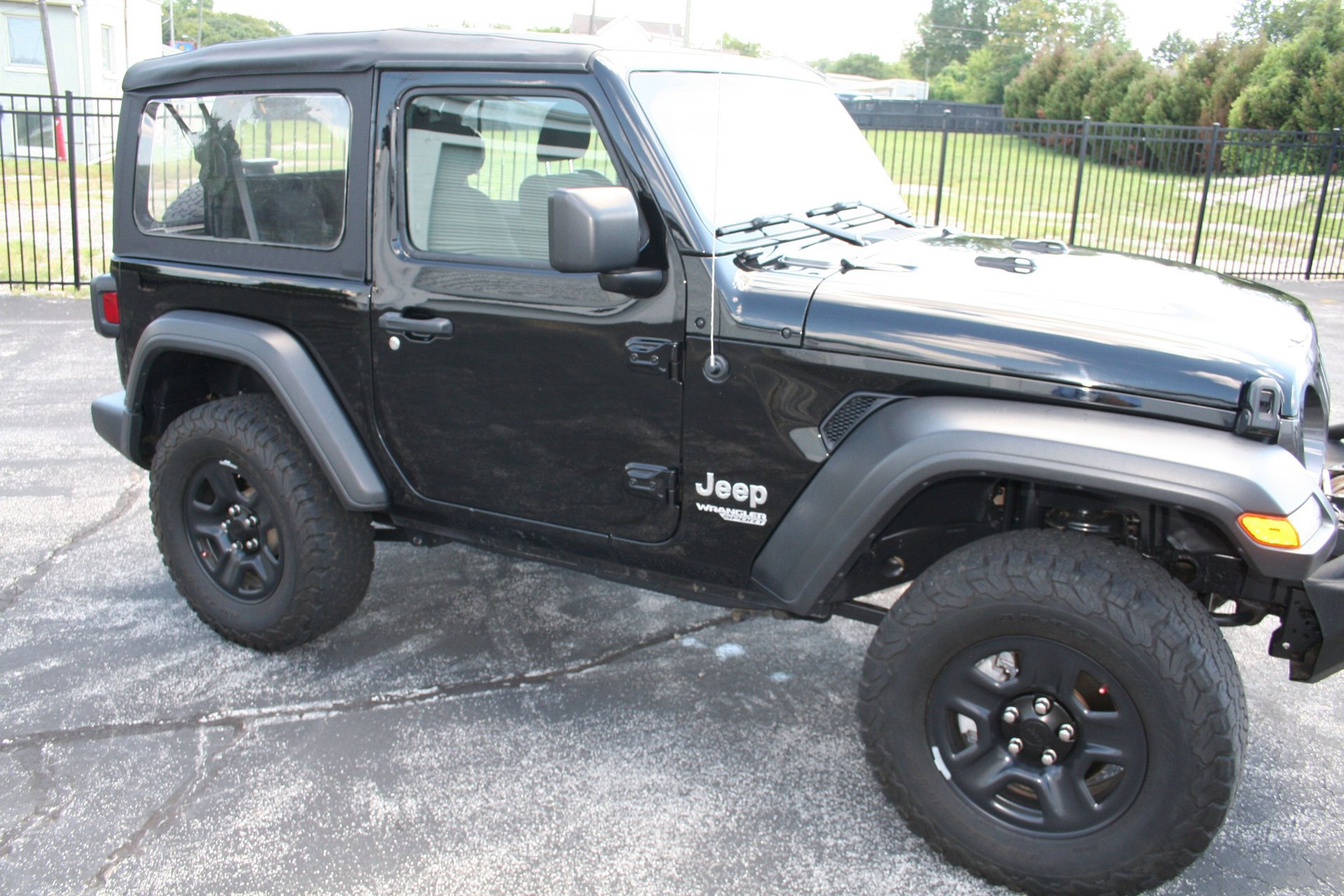 Used 2020 Jeep Wrangler Sport AWD/4WD image 32