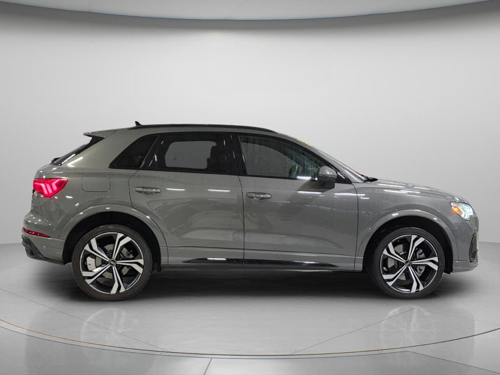 Used 2023 Audi Q3 2.0T Premium Plus w/ Premium Plus Package AWD/4WD image 8
