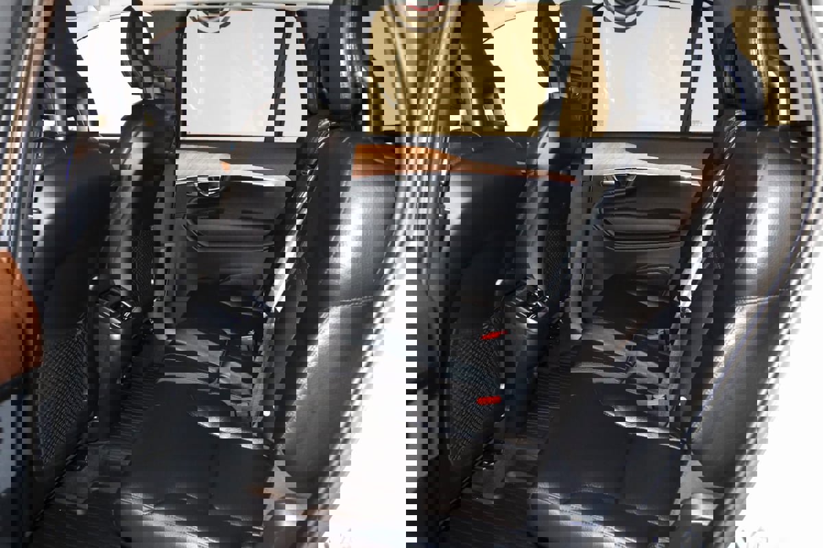 Used 2022 Volvo XC90 T6 Momentum w/ Advanced Package image 45