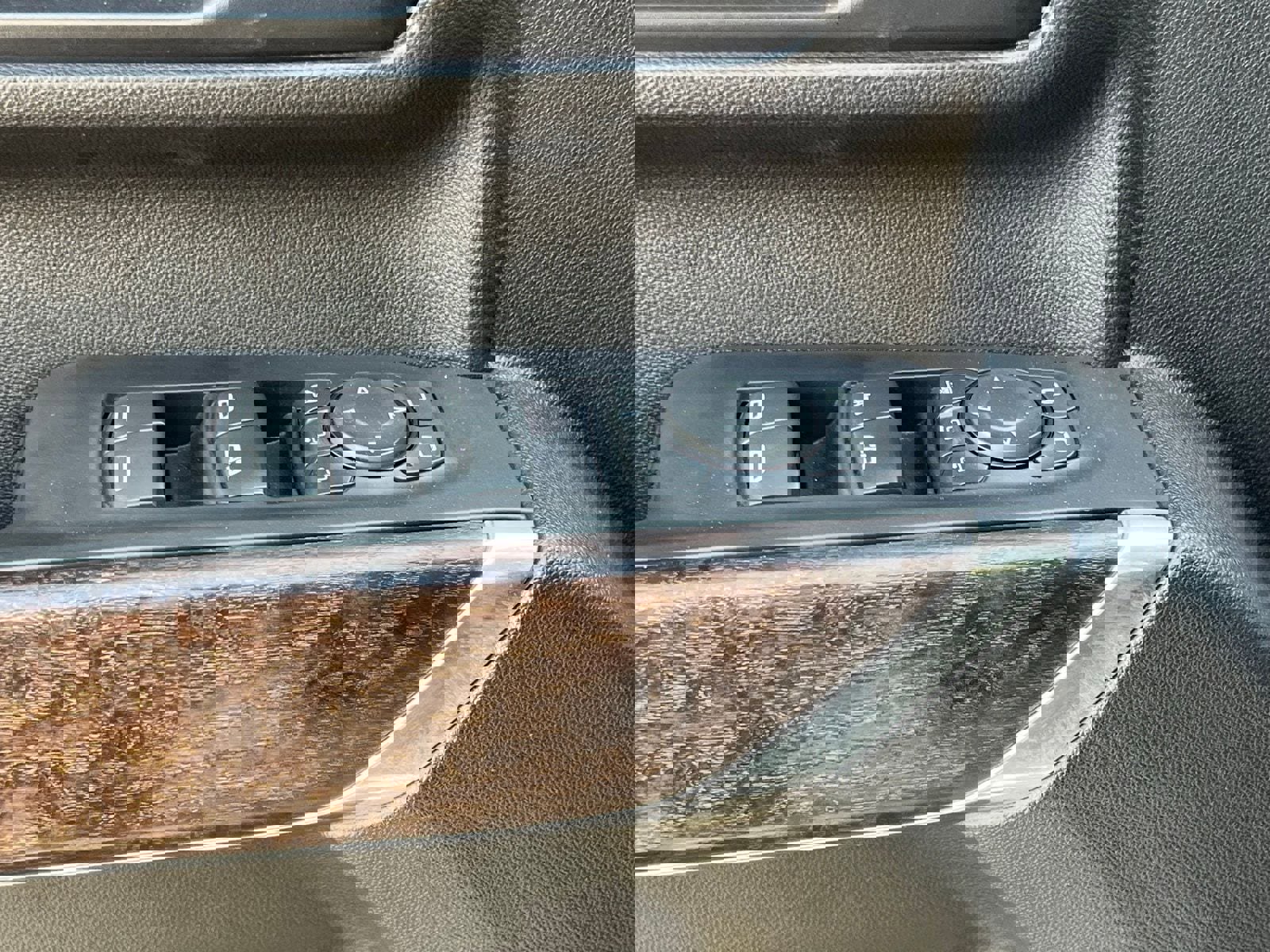 Used 2020 GMC Sierra 2500 Denali w/ Denali Ultimate Package image 25