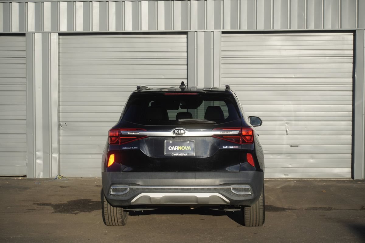 Used 2021 Kia Seltos SX w/ SX Sunroof Package AWD/4WD image 4