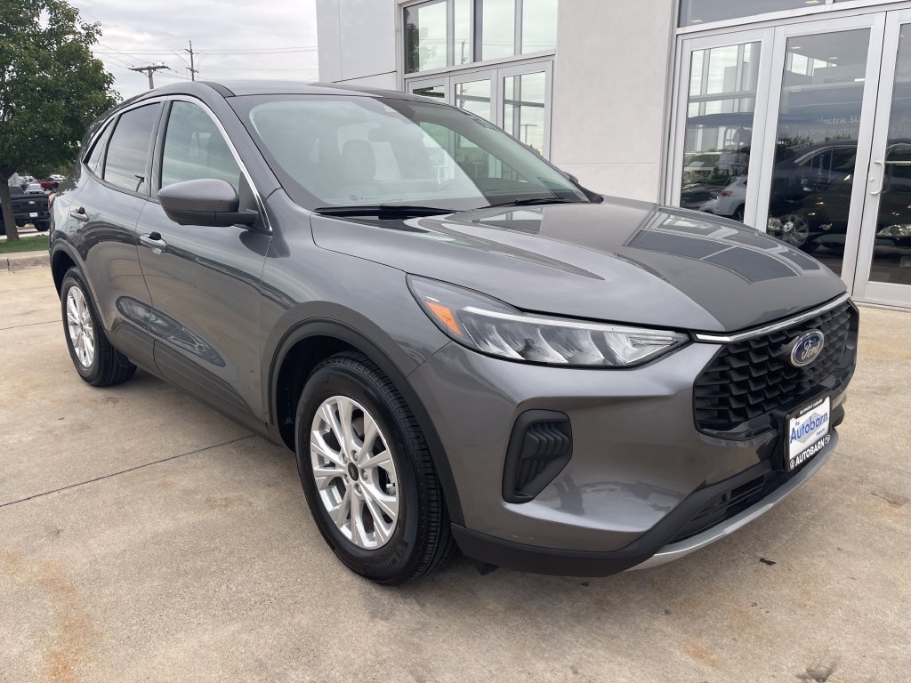 Used 2023 Ford Escape Active w/ Tech Pack #2 FWD image 7