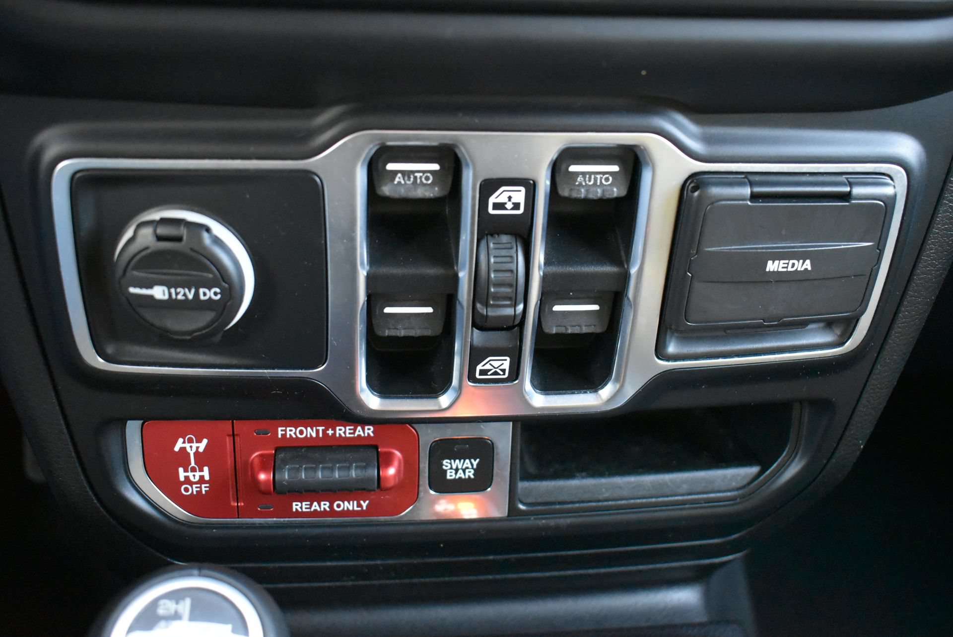 Used 2018 Jeep Wrangler Unlimited Rubicon AWD/4WD image 27