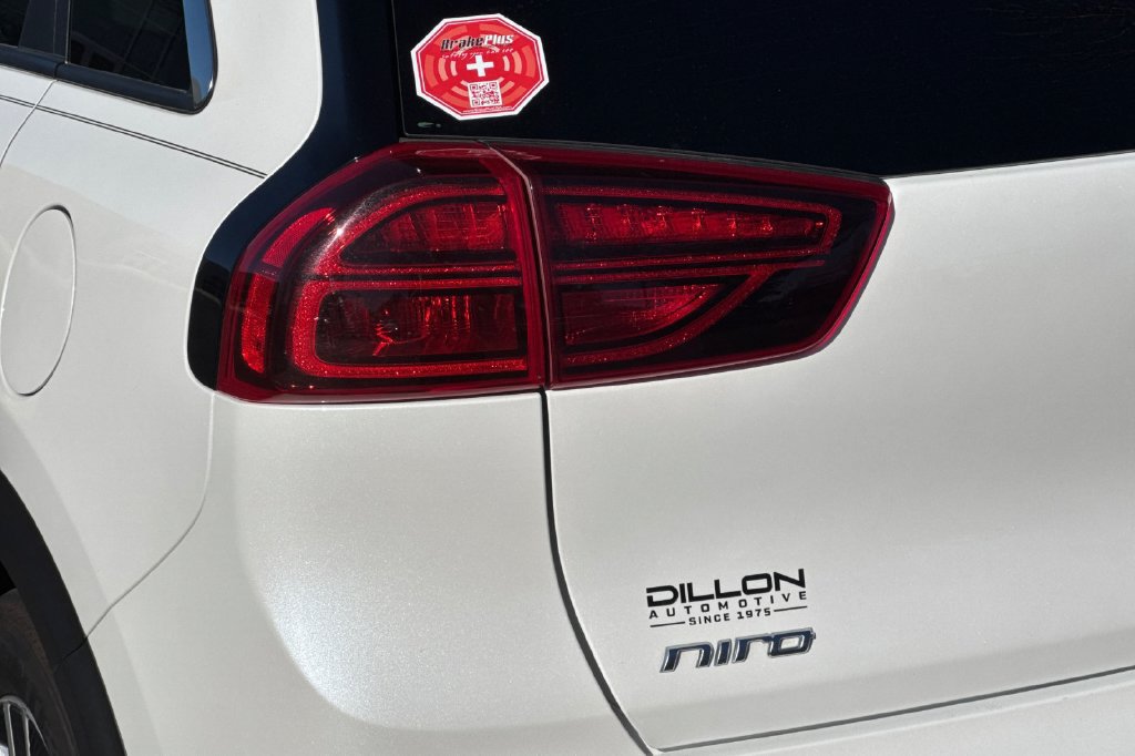 Used 2021 Kia Niro EX Premium FWD image 9