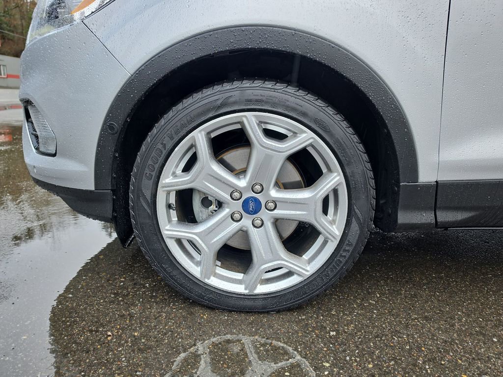 Used 2019 Ford Escape Titanium image 37