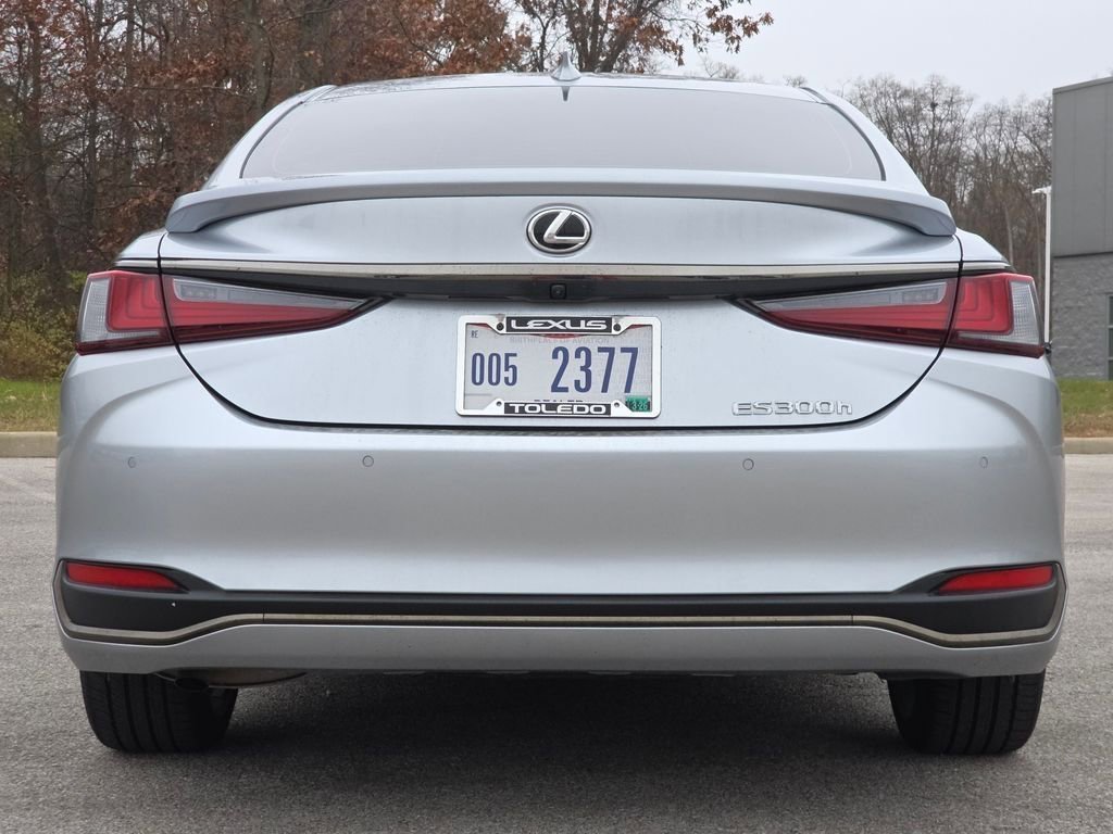 Certified 2025 Lexus ES 300h w/ Premium Package image 9