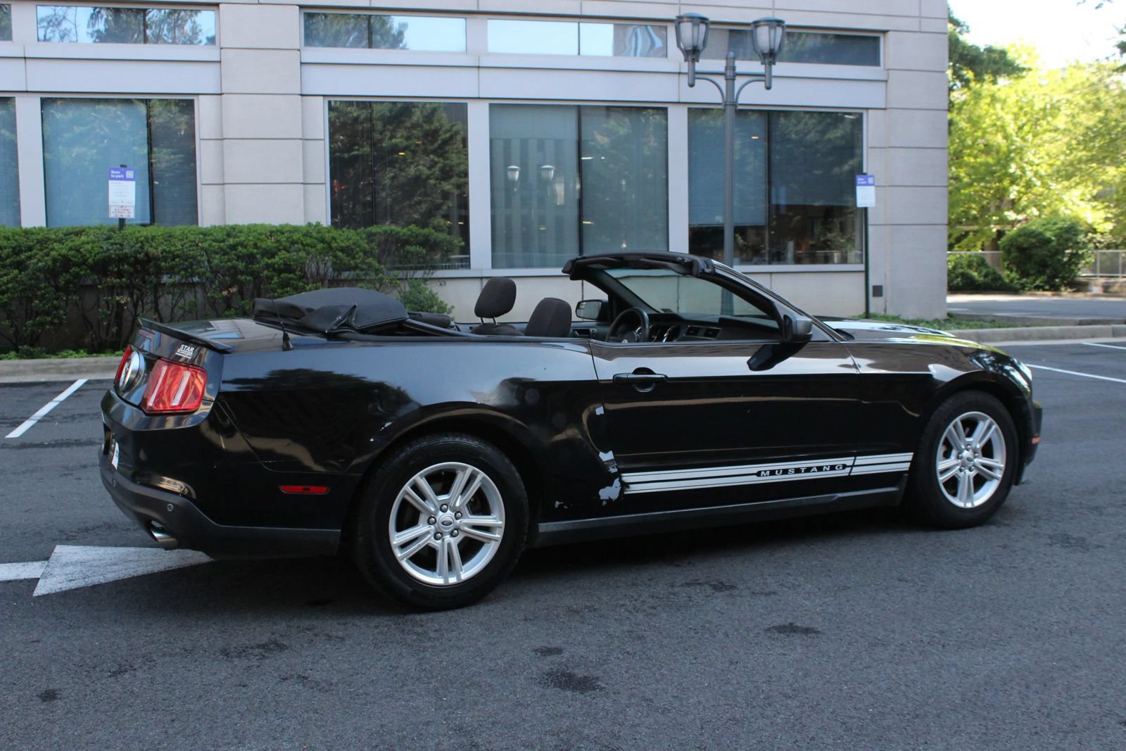 Used 2012 Ford Mustang Convertible w/ Security Pkg RWD image 8