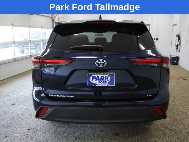 Used 2025 Toyota Highlander LE image 4