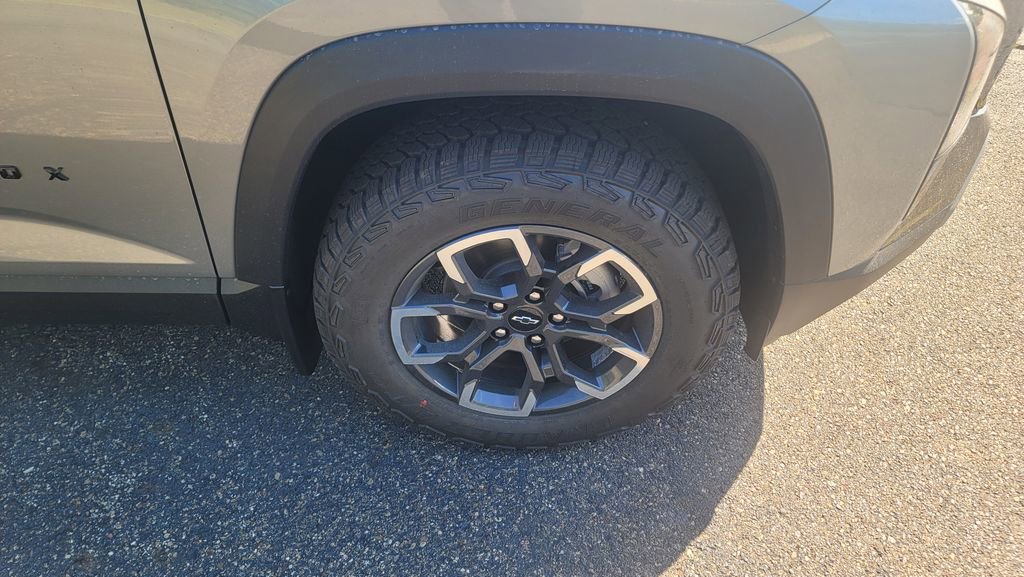 New 2026 Chevrolet Equinox ACTIV w/ Convenience Package III image 15