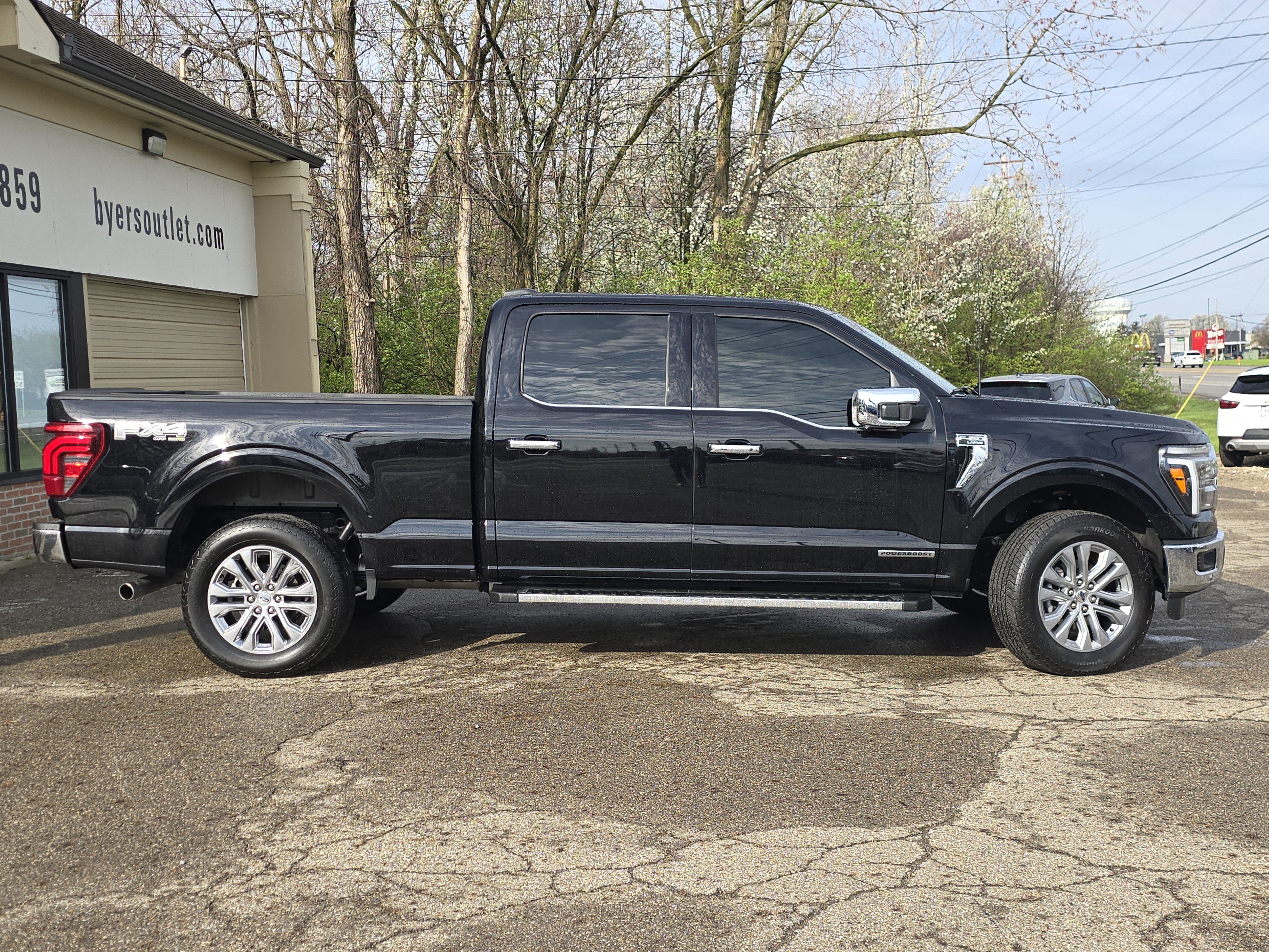 Used 2025 Ford F150 Lariat w/ Equipment Group 502A High image 8