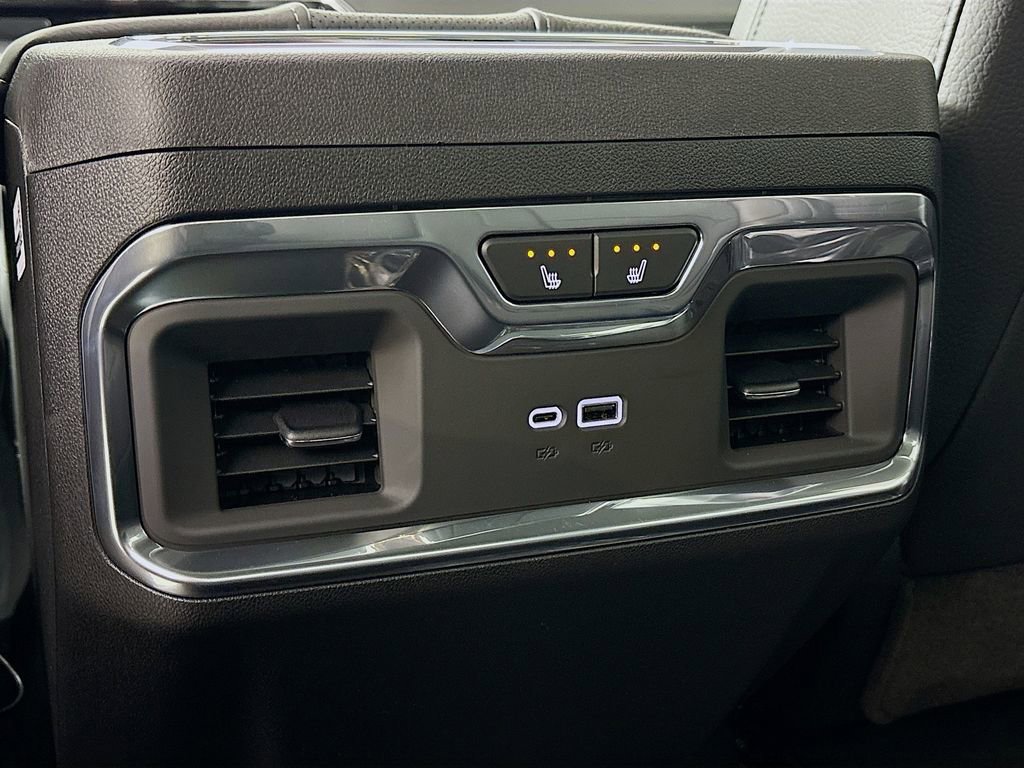 New 2026 GMC Sierra 3500 Denali w/ Denali Reserve Package image 26