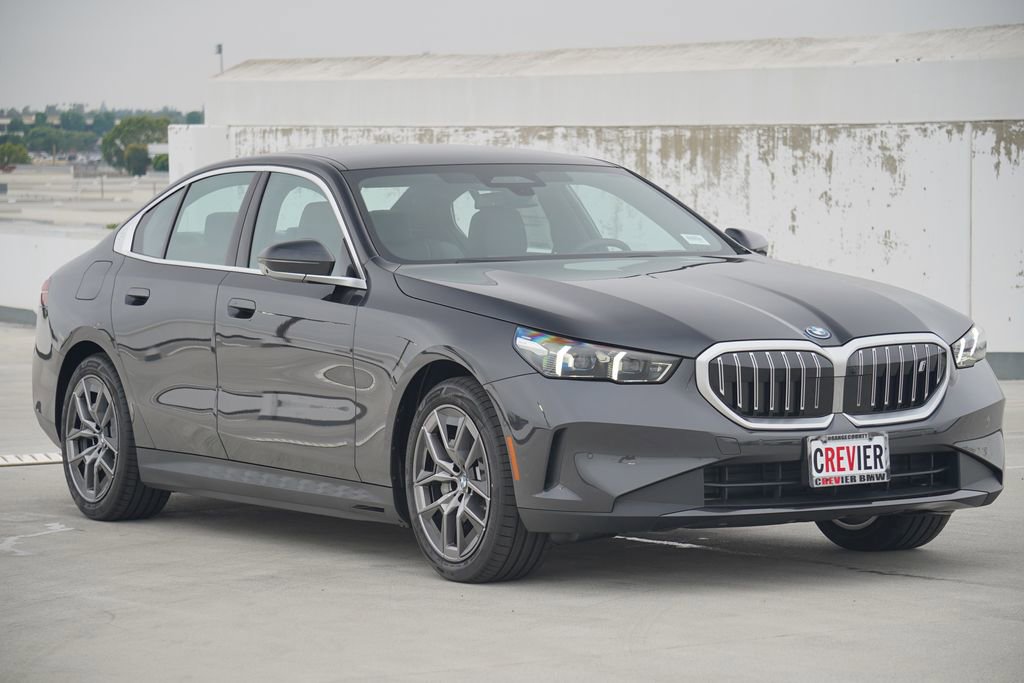 Used 2026 BMW i5 eDrive40 image 3