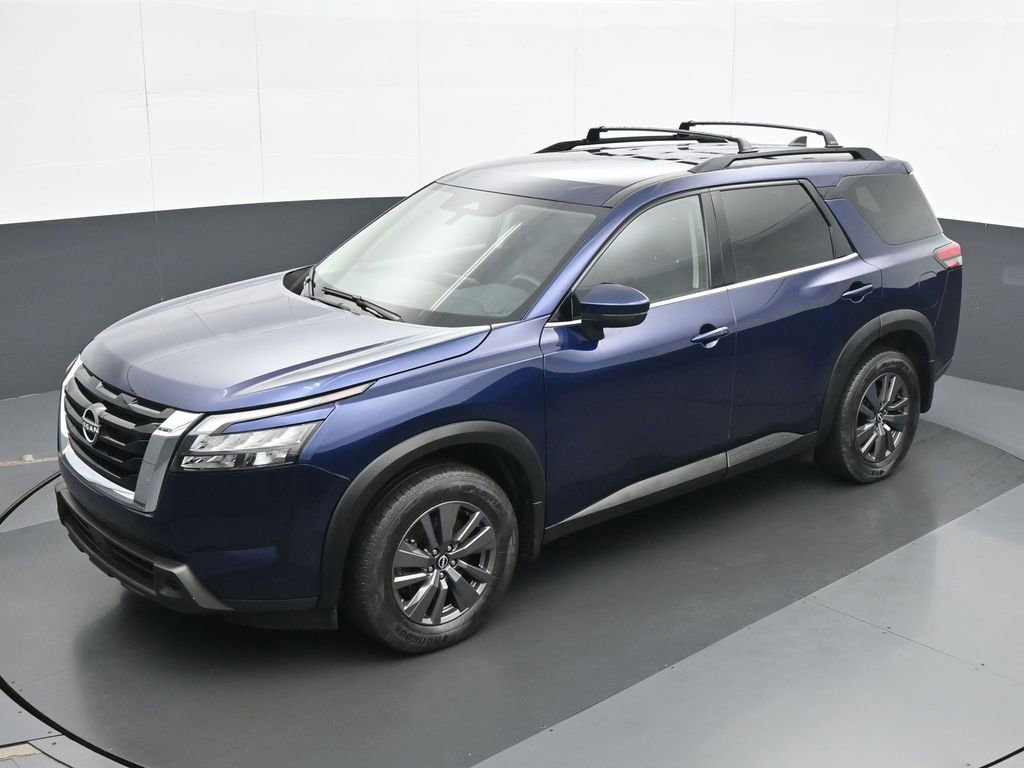 Used 2024 Nissan Pathfinder SV image 16